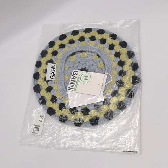Ganni Recycled Wool Crochet Beret Hat Style A4210 Black Grey Yellow - Picture 11 of 12
